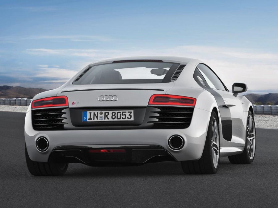  Audi R8 V10 2012 года  (фото 4 из 16)
